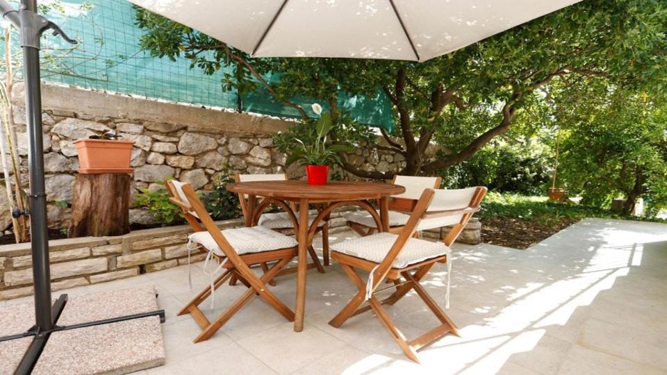 Apartment Vesna With Terrace Baška Eksteriør bilde